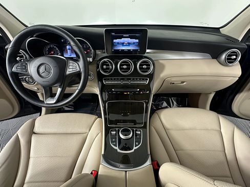 Used 2019 Mercedes-Benz GLC 300 GLC 300 4MATIC Sport Utility 4 image 34