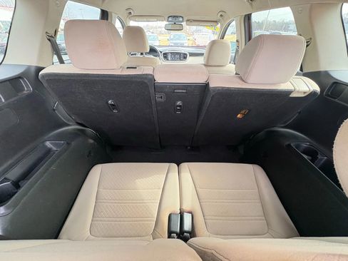 Used 2019 Kia Sorento LX image 10