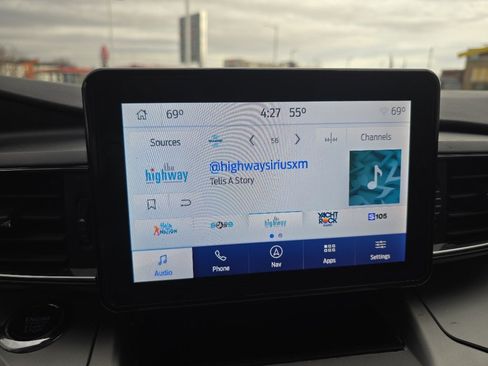 Used 2022 Ford Explorer XLT w/ Equipment Group 202A image 21