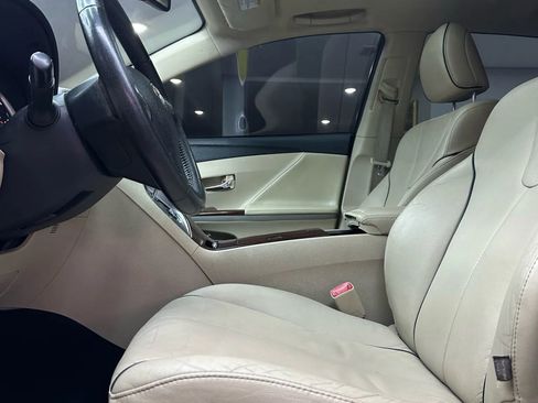 Used 2012 Toyota Venza XLE image 10