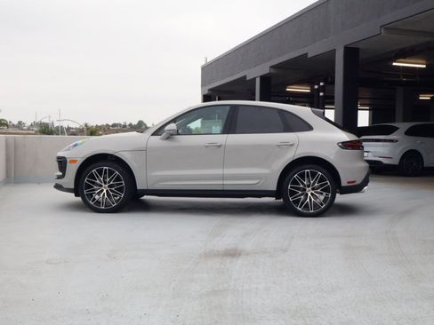 New 2026 Porsche Macan AWD/4WD image 2