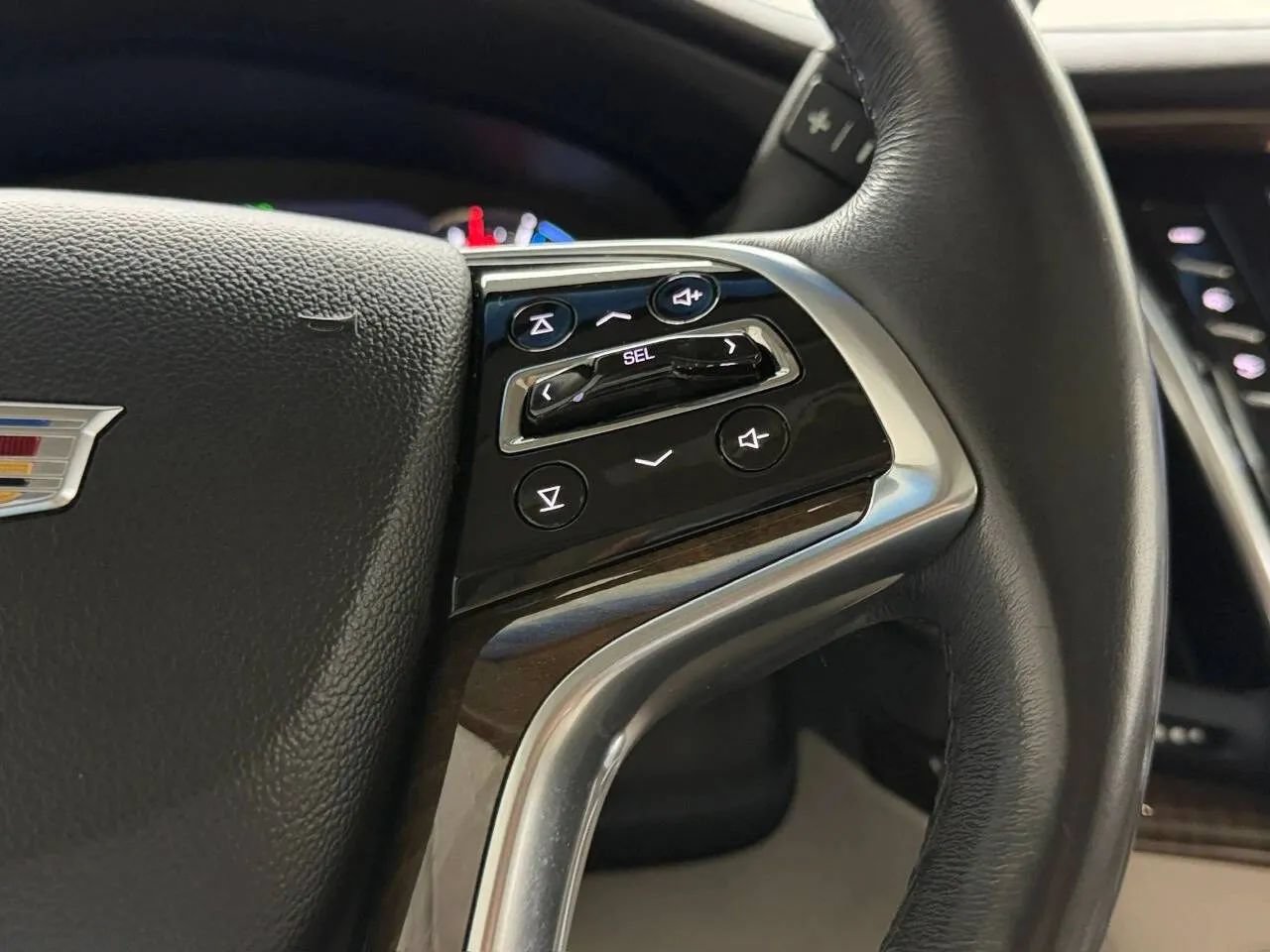 Used 2019 Cadillac Escalade Luxury RWD image 22