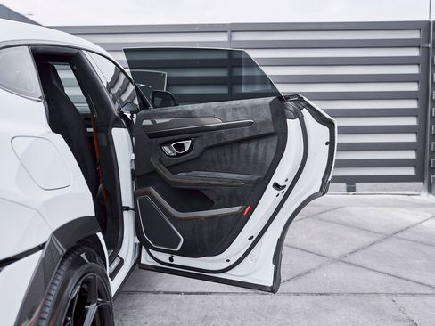 Used 2024 Lamborghini Urus Performante image 32