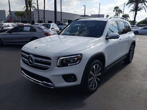 Used 2022 Mercedes-Benz GLB 250 4MATIC image 5