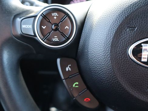 Used 2015 Kia Soul image 29