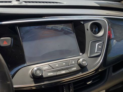 Used 2017 Buick Envision Essence FWD image 27