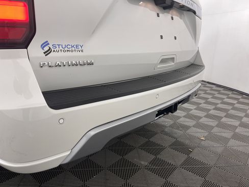 Used 2021 Ford Expedition Platinum image 7