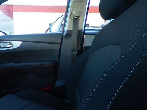 Used 2023 Kia Forte LXS w/ LXS Technology Package image 25