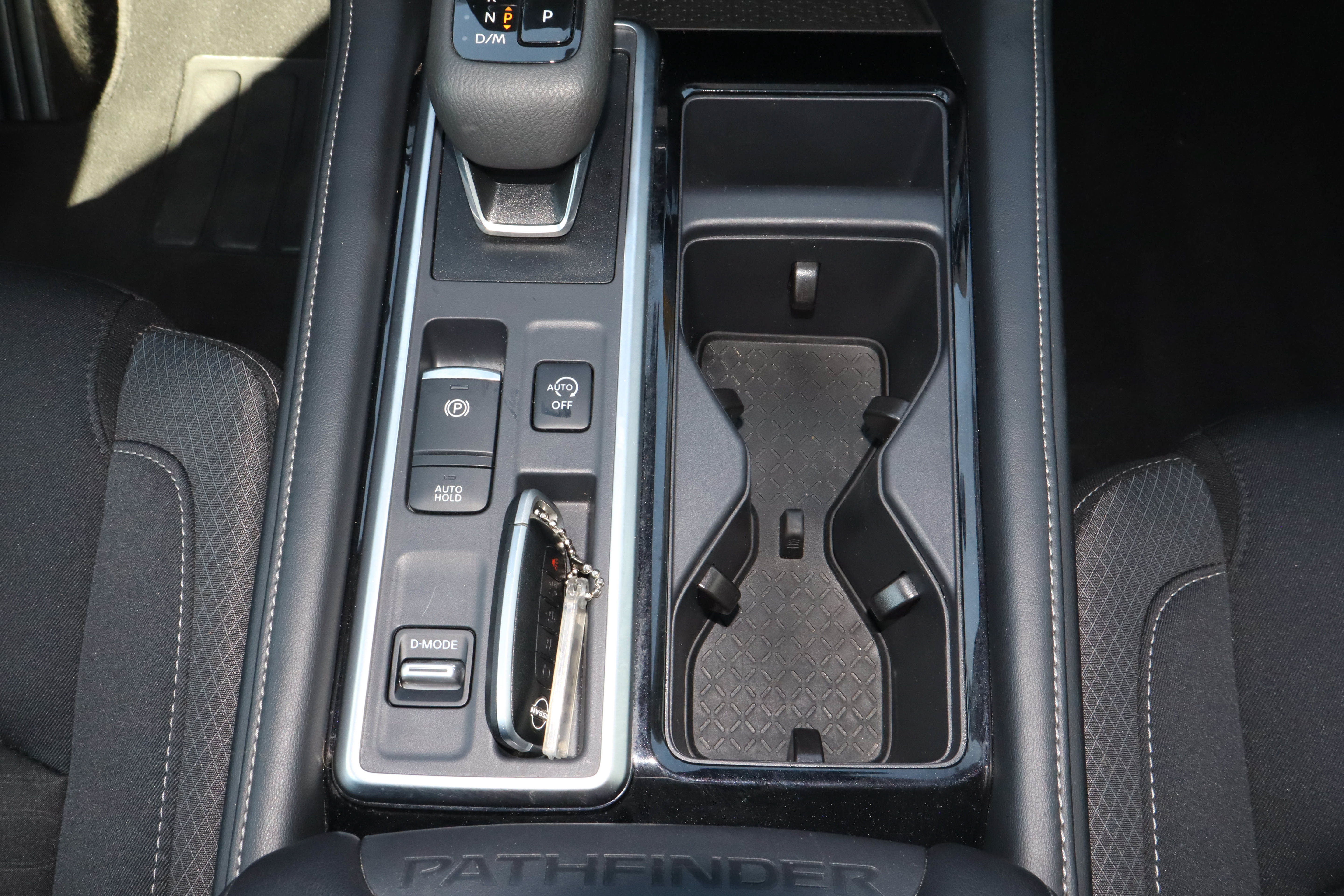 Used 2025 Nissan Pathfinder SV FWD image 20