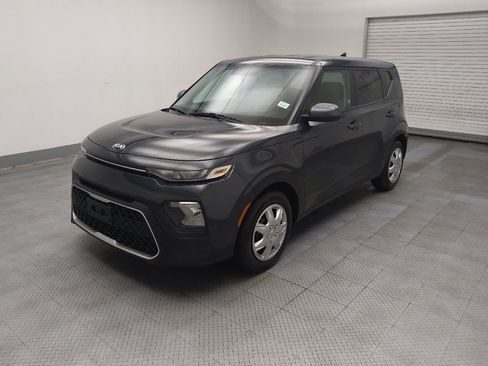 Used 2020 Kia Soul LX FWD image 2