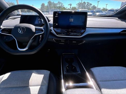 Used 2024 Volkswagen ID.4 2WD image 3