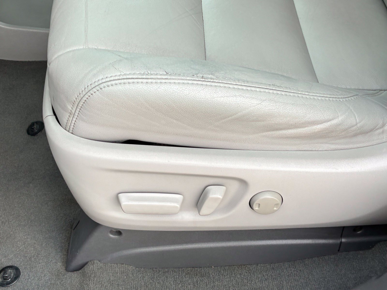 Used 2020 Toyota Sienna XLE Premium FWD image 15