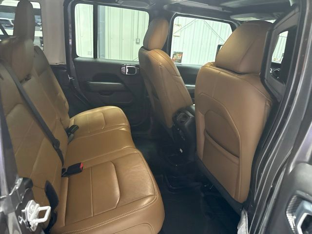 Used 2022 Jeep Wrangler Unlimited Sahara w/ LED Lighting Group AWD/4WD image 22