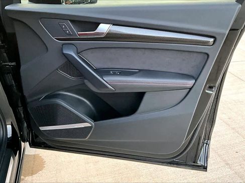 Used 2025 Audi SQ5 Prestige w/ Prestige Package image 21