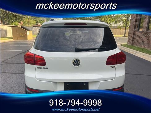 Used 2016 Volkswagen Tiguan S image 3