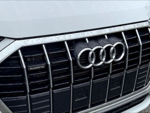 Certified 2024 Audi Q3 2.0T Premium Plus image 32