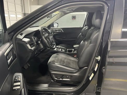 Used 2024 Mitsubishi Outlander SE image 24