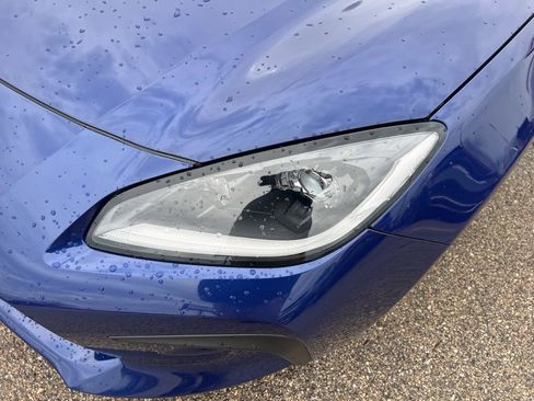 Used 2025 Toyota GR86 Premium w/ Performance Package image 18