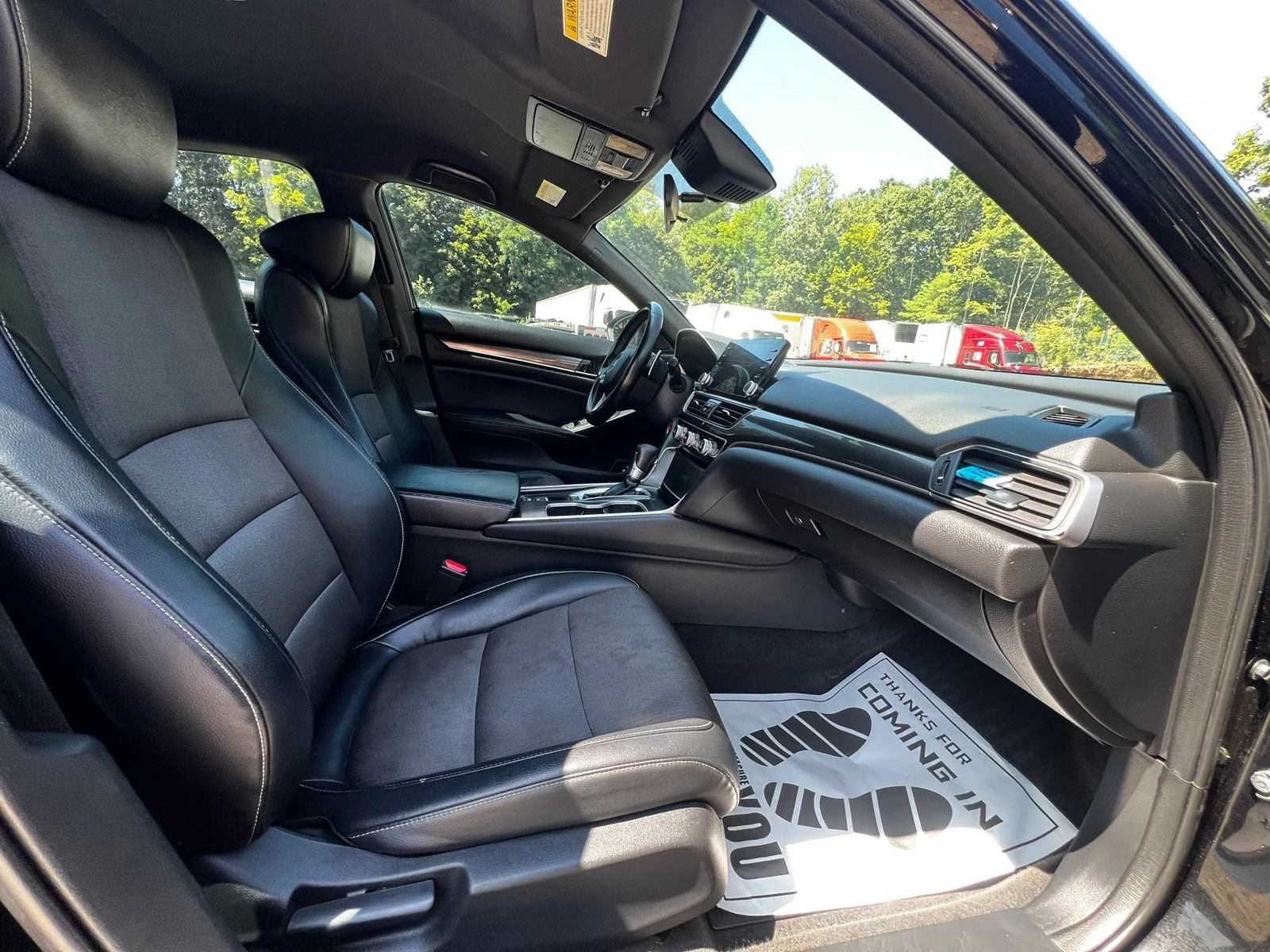Used 2018 Honda Accord Sport image 12
