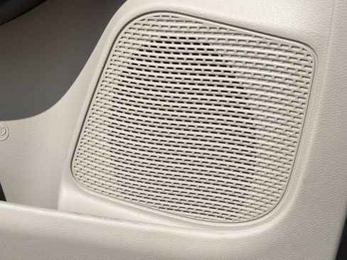 Used 2024 Chrysler Voyager LX FWD image 27