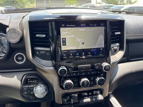 Used 2019 RAM 1500 Laramie AWD/4WD image 3