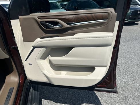 Used 2022 GMC Yukon Denali RWD image 12