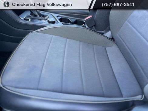 Used 2022 Volkswagen Taos SE image 23