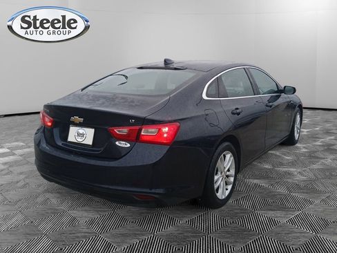 Used 2016 Chevrolet Malibu LT FWD image 4