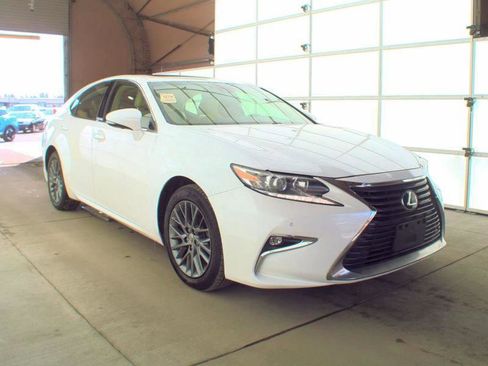 Used 2018 Lexus ES 350 w/ Premier Package image 3