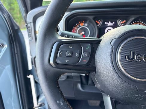 Used 2024 Jeep Wrangler Sport AWD/4WD image 11
