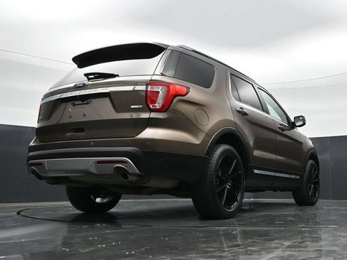 Used 2016 Ford Explorer XLT w/ Equipment Group 202A AWD/4WD image 37