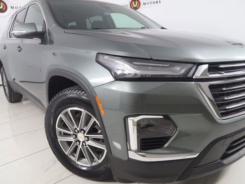 Used 2023 Chevrolet Traverse LT image 15