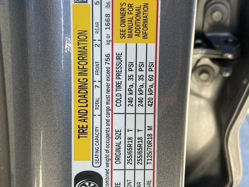 Used 2025 Chevrolet Traverse LT image 27