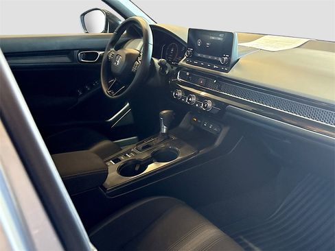 Used 2025 Honda Civic Sport image 26