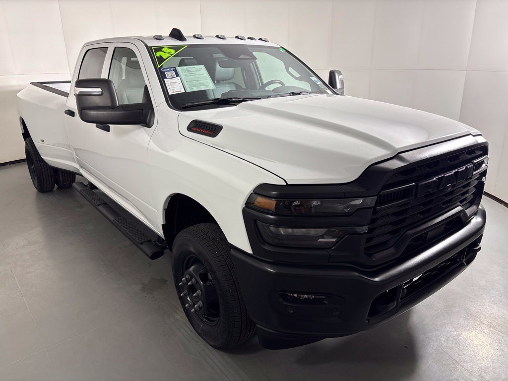 Used 2025 RAM 3500 Tradesman AWD/4WD image 2