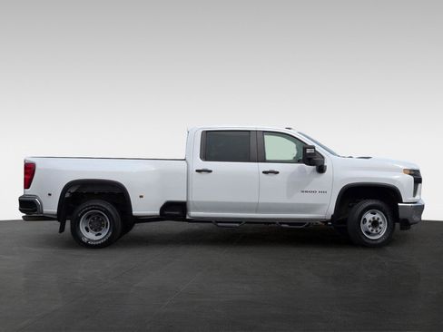 Used 2020 Chevrolet Silverado 3500 W/T w/ WT Convenience Package image 3
