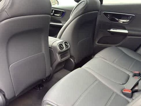 Used 2026 Mercedes-Benz GLC 300 4MATIC image 28