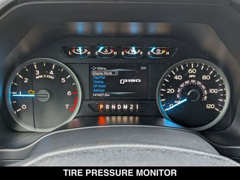 Used 2017 Ford F150 XLT w/ Equipment Group 302A Luxury AWD/4WD image 21