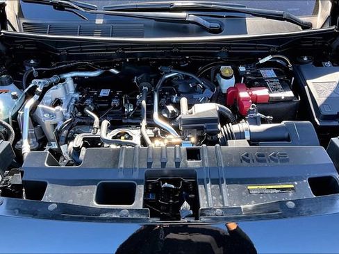 New 2027 Nissan Kicks SR FWD image 11