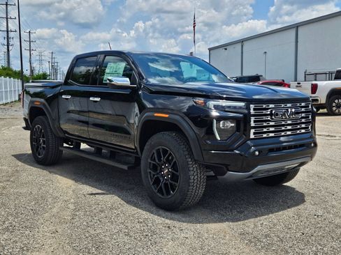 New 2026 GMC Canyon Denali w/ LPO, Denali Black Edition AWD/4WD image 8