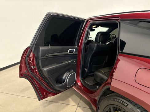 Used 2018 Jeep Grand Cherokee Trackhawk AWD/4WD image 28