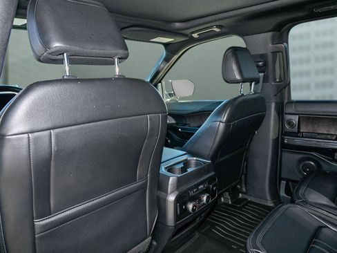 Used 2021 Ford Expedition Max Limited image 18