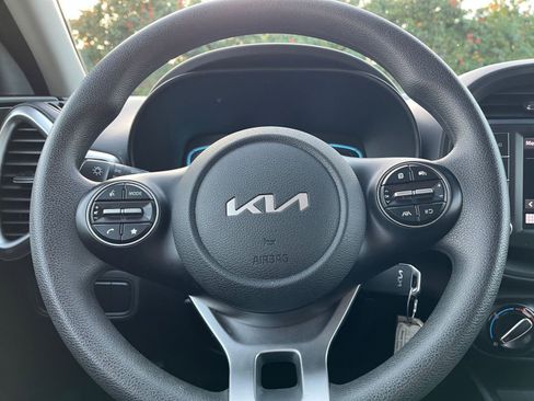 Used 2025 Kia Soul LX w/ LX Technology Package image 28