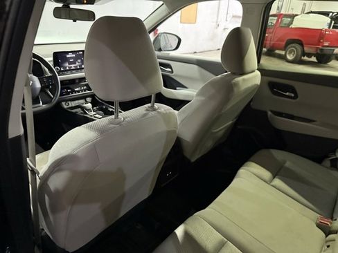 Certified 2025 Nissan Rogue SV image 26