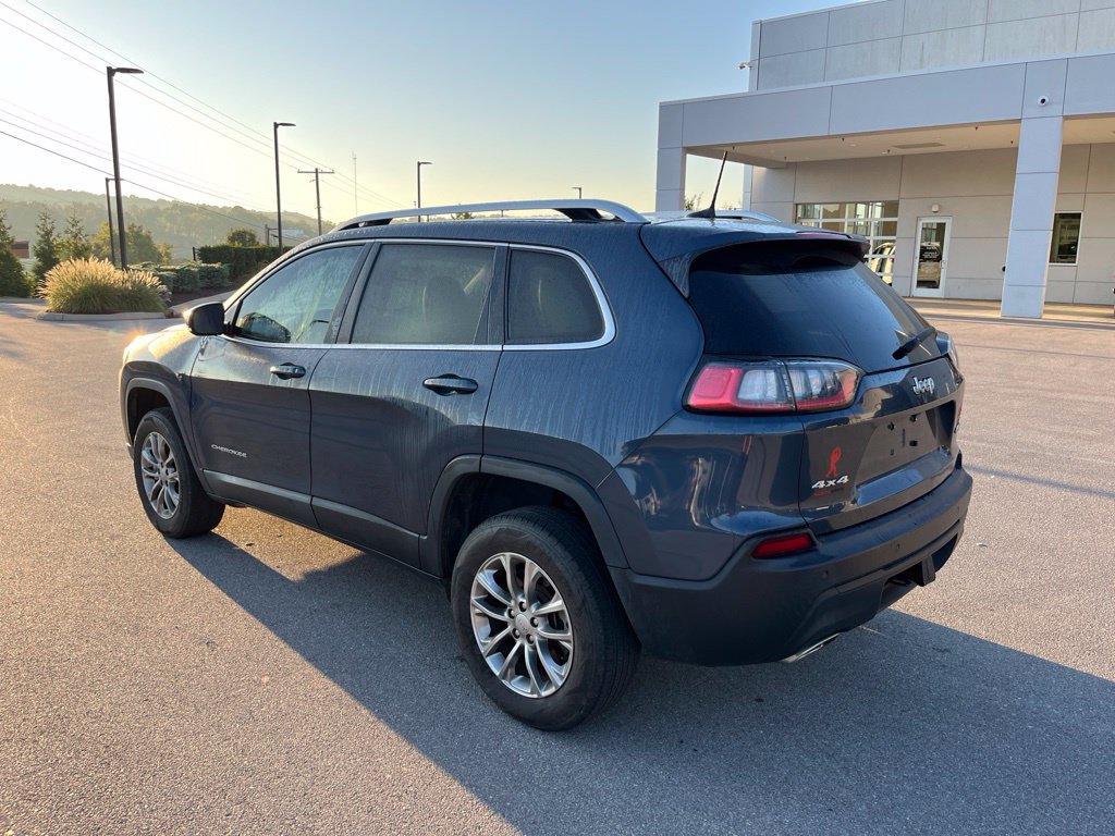 Used 2021 Jeep Cherokee Latitude Lux w/ Sun & Sound Group AWD/4WD image 3