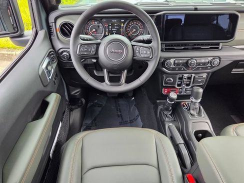 New 2026 Jeep Gladiator Mojave w/ Steel Bumper Group AWD/4WD image 7