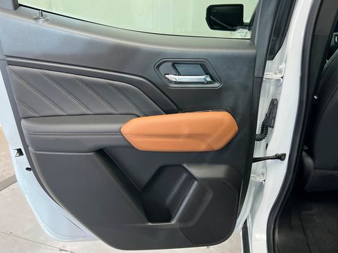 Used 2024 GMC Canyon AT4 w/ Technology Package image 19