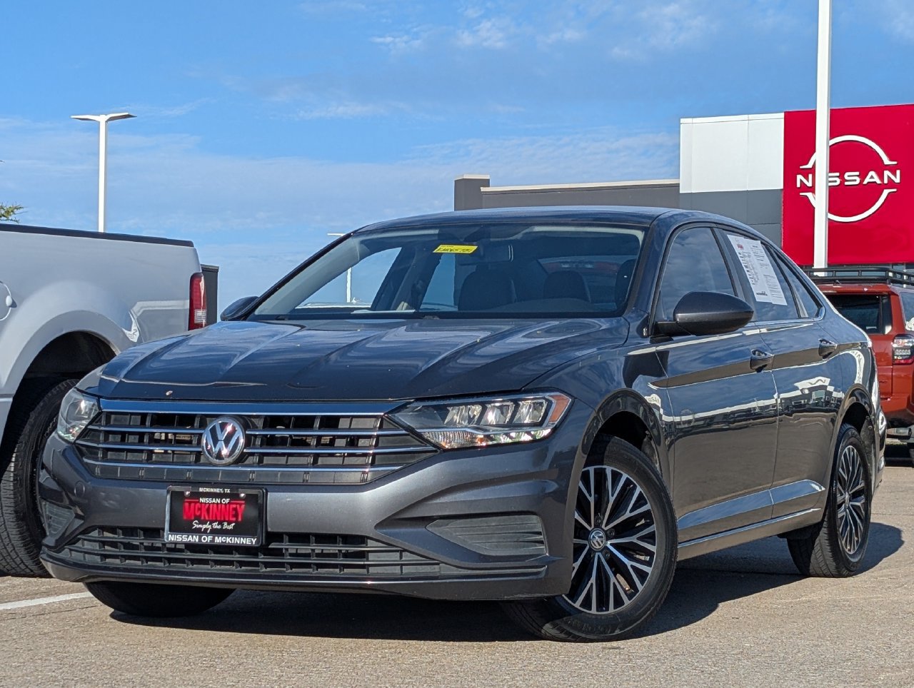 Used 2019 Volkswagen Jetta SE FWD image 2