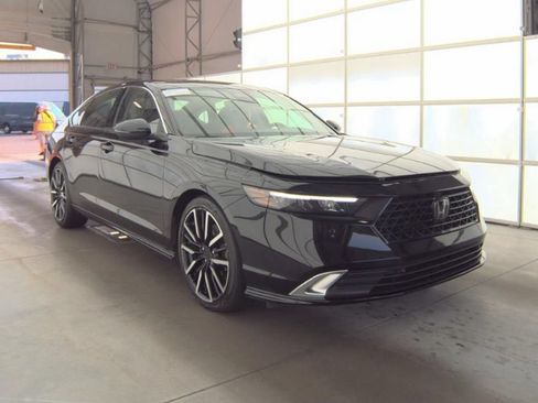 Used 2023 Honda Accord Touring image 4