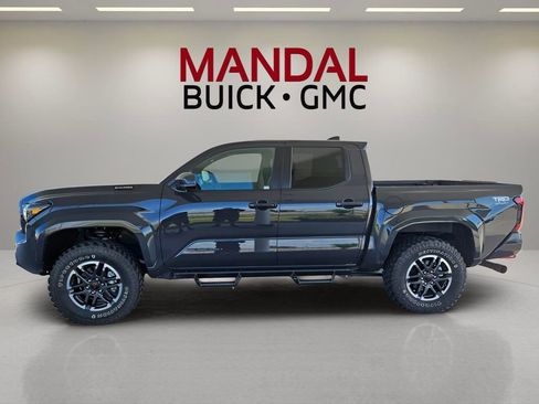 Used 2025 Toyota Tacoma TRD Sport image 11